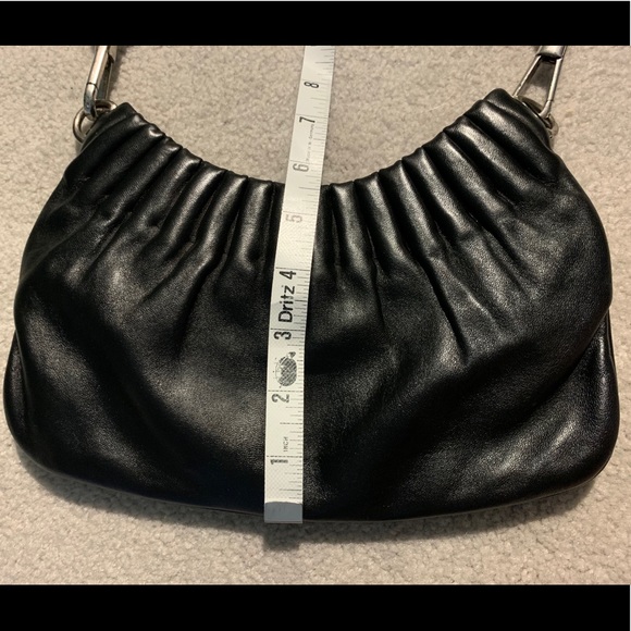 βοΈSOLDβοΈπ2xHPπ Yves Saint Laurent Black Handbag - Picture 8 of 9